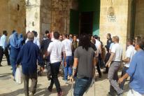 مستوطنون يعتدون على حراس المسجد الأقصى تصوير صابرين عبيدات