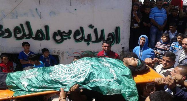 الالاف يشيعون جثمان الشهيد ابو جحيشة