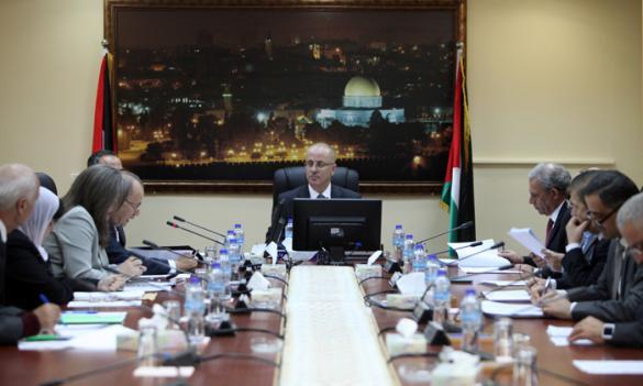 الحكومة: الاعتداء على مقرات الاونروا مدان ويؤثر سلبا على عملية الإعمار