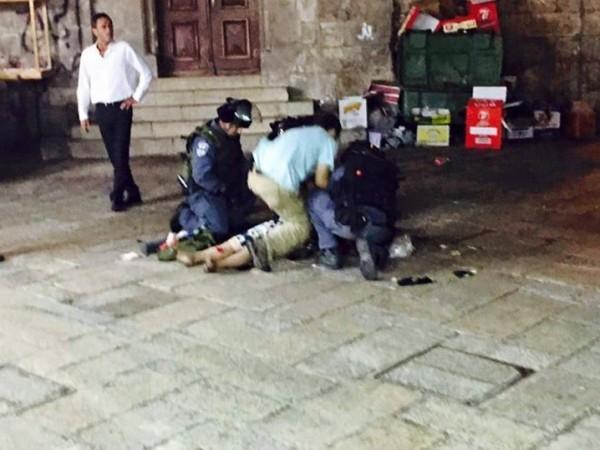 مقتل مستوطن واصابة 3 بحال الخطر الشديد في عملية طعن بالقدس واستشهاد المنفّذ