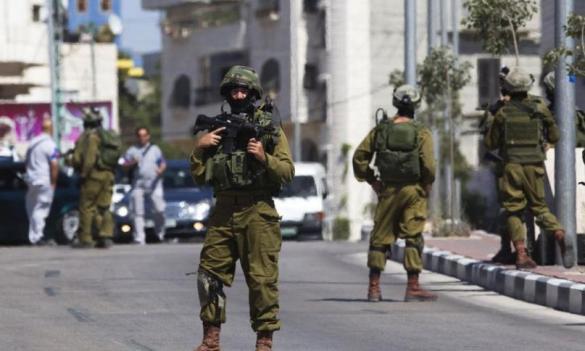 الاحتلال يعتقل خمسة مواطنين من الخليل