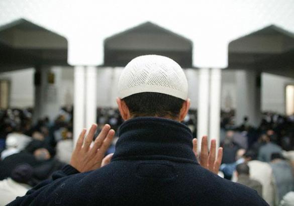 اتفاق يفرض على الائمة الجزائريين في فرنسا الحصول على دبلوم في العلمانية