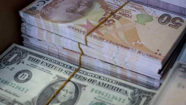 الليرة التركية تهوي لمستوى قياسي بسبب أميركا