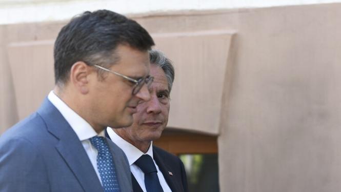 إعلام كييف: بلينكن حاول إقناع زيلينسكي بعقد هدنة مع روسيا