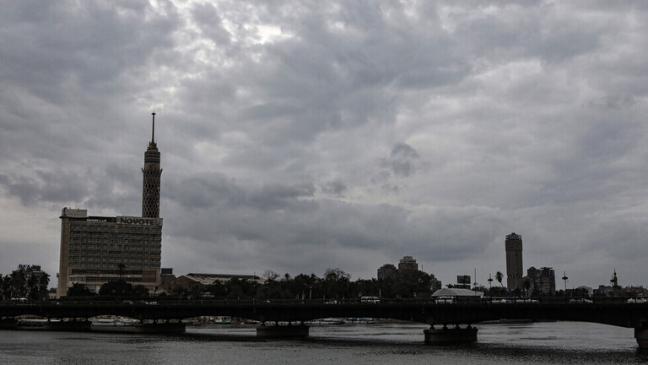 مصر.. أول تعليق حكومي على الرائحة الغريبة في أجواء البلاد