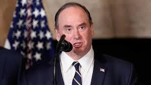 إقالة وزير البحرية الأمريكية بعد خلافات داخل البنتاغون