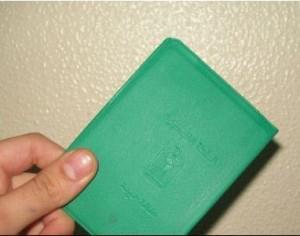 الشيخ.. 48 عاما بلا بطاقة هوية رفضا للاحتلال ويريدها فلسطينية