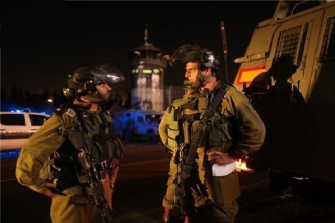 الاحتلال يصادر أموالا ويعتقل فلسطينيين من "تلفيت"