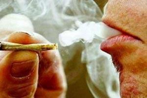 أم تبلغ الشرطة عن ابنها لتعاطيه المخدرات في الخليل
