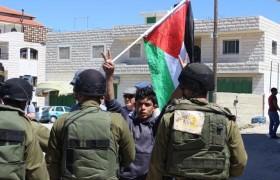 إصابة طفلة باعتداء للمستوطنين جنوب الخليل