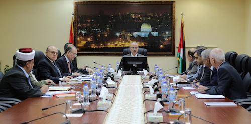 مجلس الوزراء: اللجنة التنفيذية لـ'م.ت.ف' تقرر مستقبل حكومة الوفاق الوطني