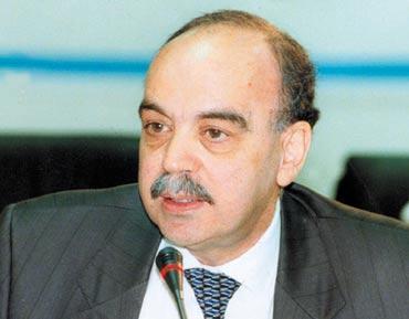 ما سر اهتمام أوروبا بالمهاجرين؟