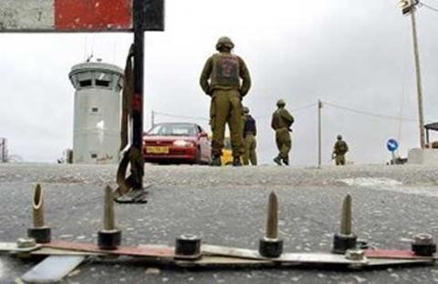 الاحتلال يحتجز طاقم تلفزيون فلسطين عند حاجز تياسير شرق طوباس