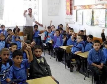 صيدم: "التربية" لن ترث مدارس "الوكالة" والوضع خطير جداً