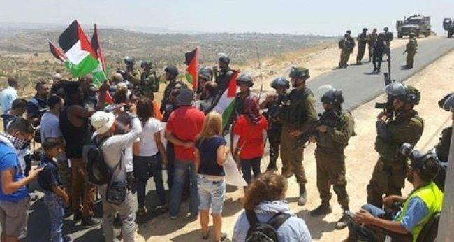 مسيرة كفر قدوم تندد بسياسية الاهمال الطبي في سجون الاحتلال