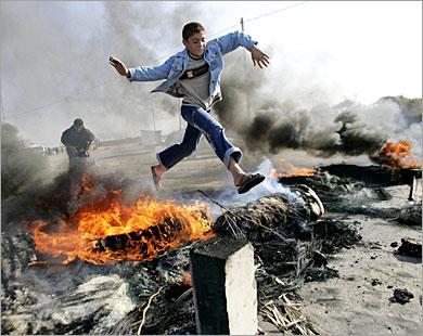 الفلسطينيون .. 100 عام من النضال على طريق التحرر