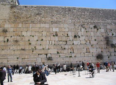 حائط البراق.. إسلامي الملكية فلسطيني الهوية