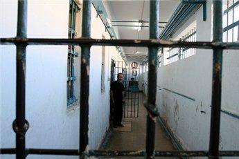 بالصور الاعتصام الأسبوعي لأهالي الأسرى بالصليب الأحمر بغزة