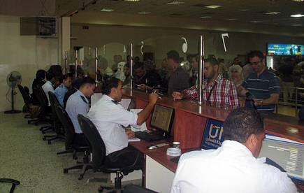 الاحتلال يمنع سفر 32 مواطنًا عبر معبر الكرامة