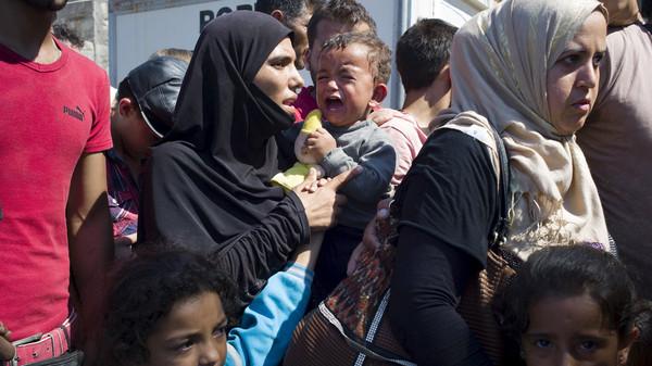 مأساة الطفل إيلان تتكرر.. وفاة مهاجر "رضيع" في اليونان