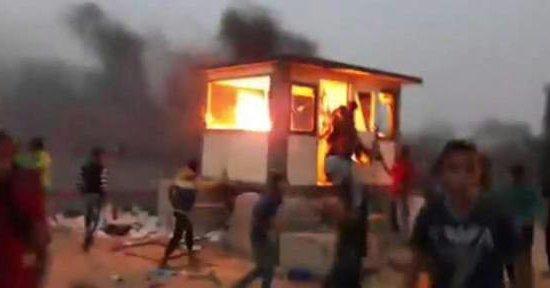 للمرة الثانية... احراق موقع كرم ابوسالم على حدود غزة