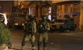 قوات الاحتلال تداهم منازل المواطنين في الضفة والقدس