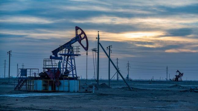 وسائل إعلام: واشنطن وحلفاؤها سيتفقون غدا على سقف سعر النفط الروسي بـ60-70 دولارا