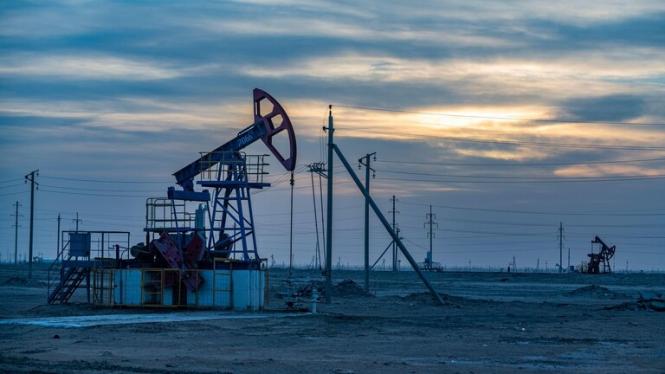 وسائل إعلام: واشنطن وحلفاؤها سيتفقون غدا على سقف سعر النفط الروسي بـ60-70 دولارا