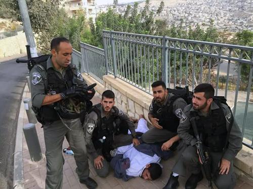 إجراءات الاحتلال في القدس تحدّ من تدفق المصلين على الأقصى